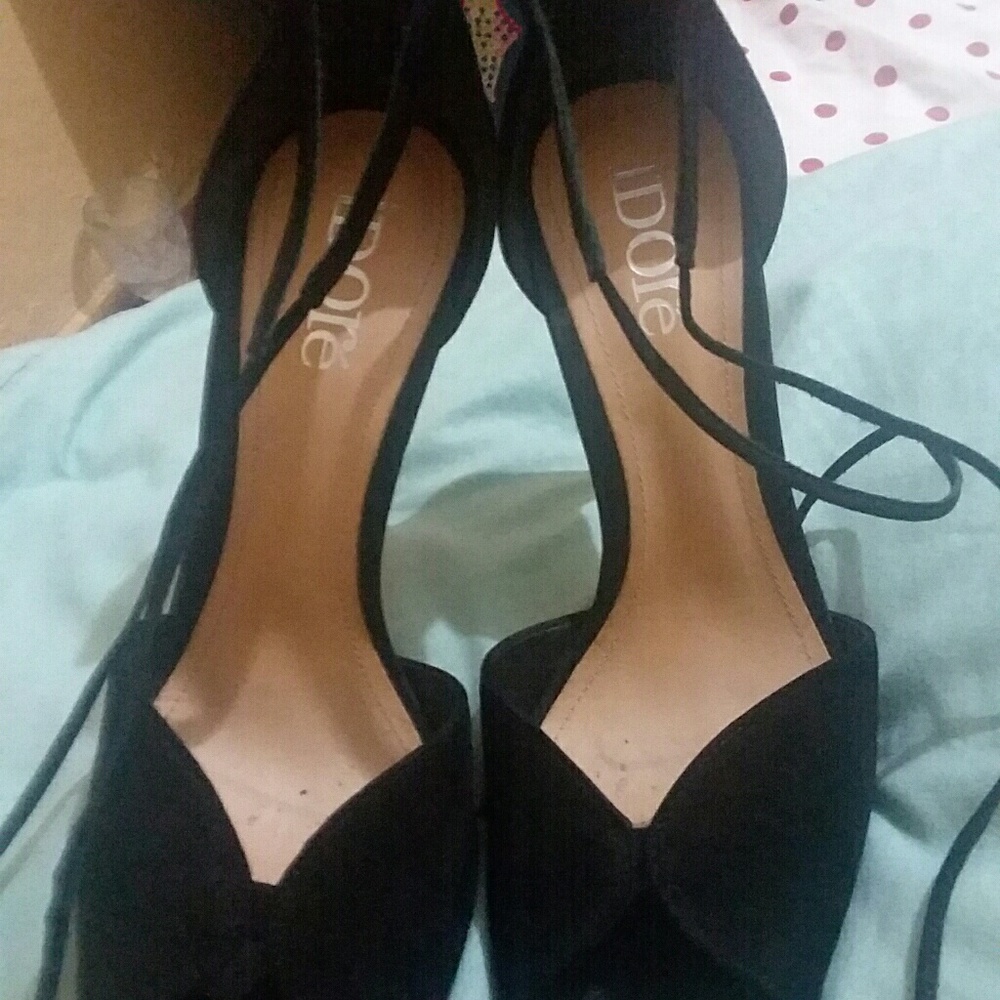 Bellos zapatos idore
